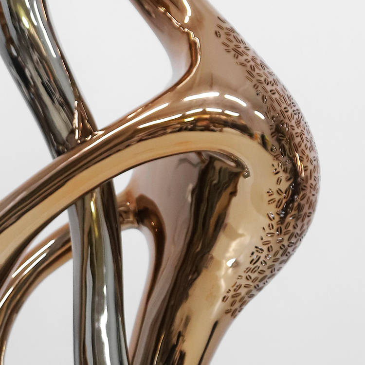 Customized Eletroplating Fiberglass Sculpture for High-end Hotel Projects